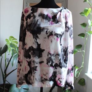 Liz Claiborne blouse. Long sleeve.